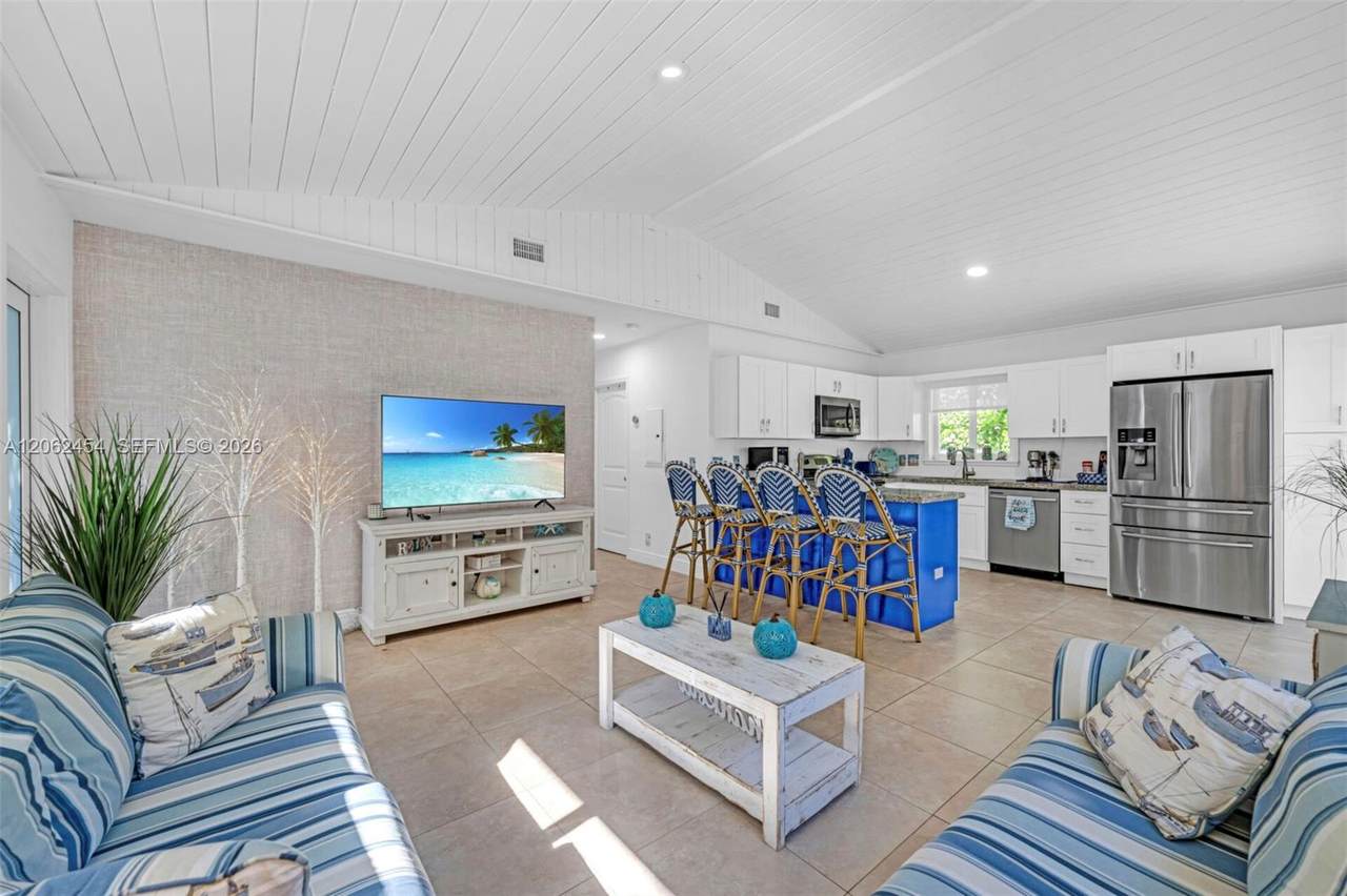 23 Susan St - Photo 1