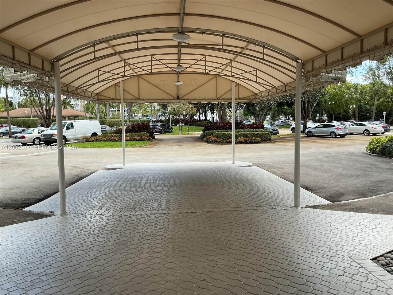 https://bt-photos.global.ssl.fastly.net/miami/1280_boomver_1_A12062577-2.jpg