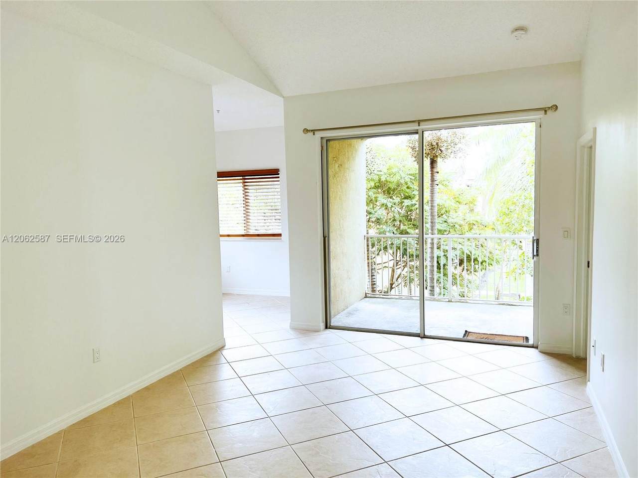 https://bt-photos.global.ssl.fastly.net/miami/1280_boomver_1_A12062587-2.jpg