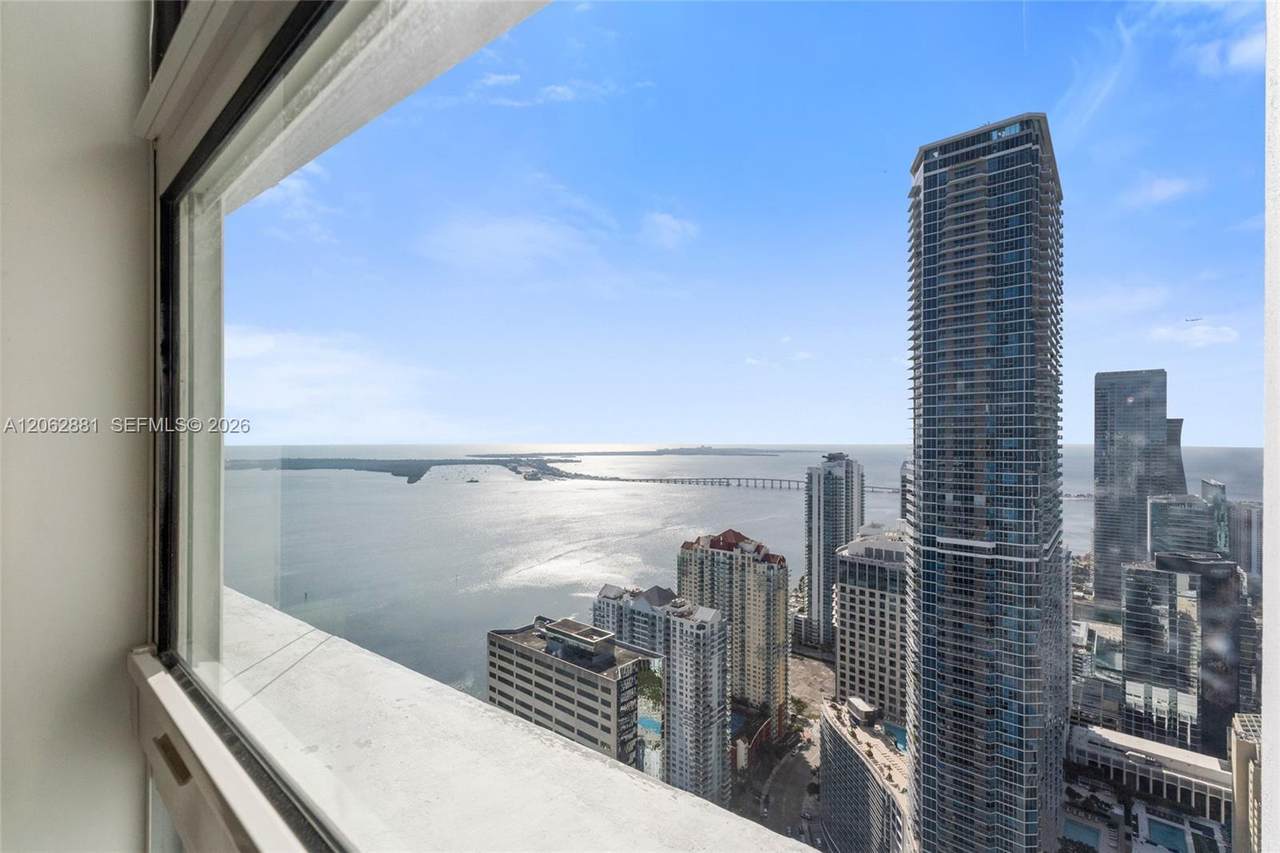 950 Brickell Bay Dr - Photo 1
