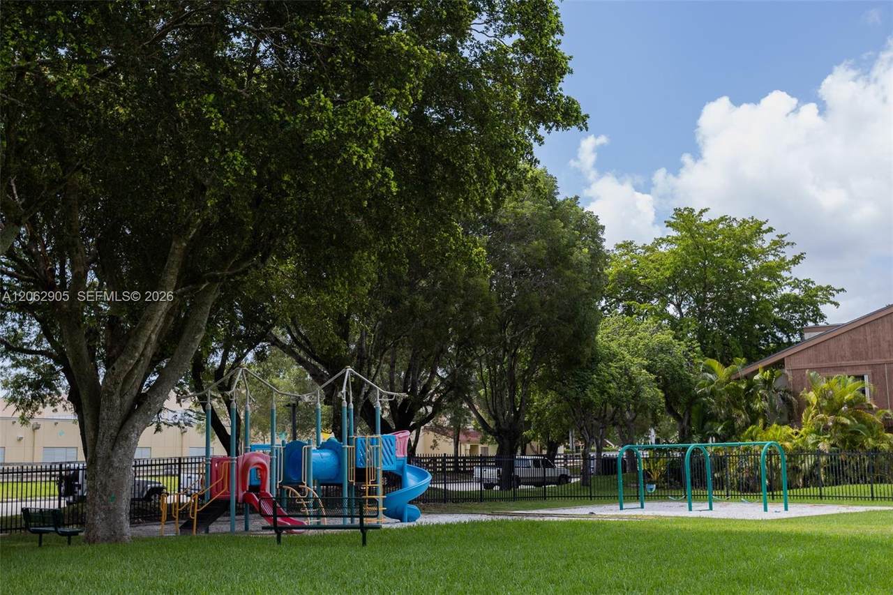 https://bt-photos.global.ssl.fastly.net/miami/1280_boomver_1_A12062905-2.jpg
