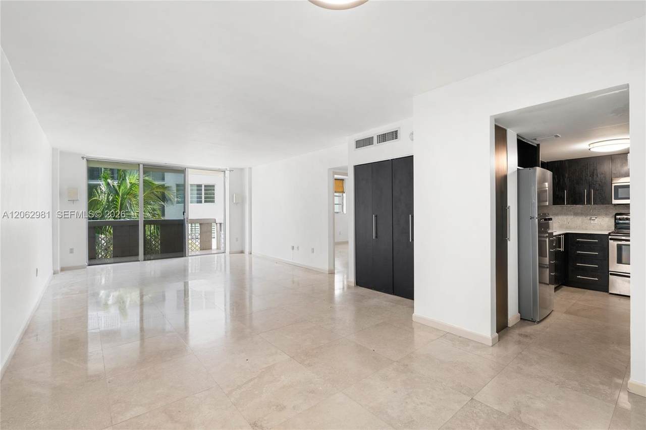 800 West Ave - Photo 1