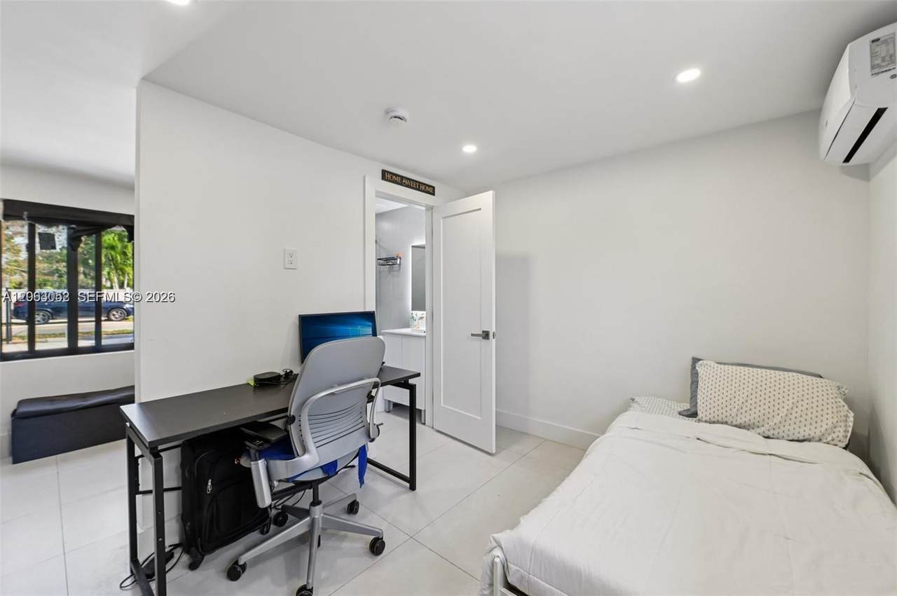 https://bt-photos.global.ssl.fastly.net/miami/1280_boomver_1_A12063052-2.jpg