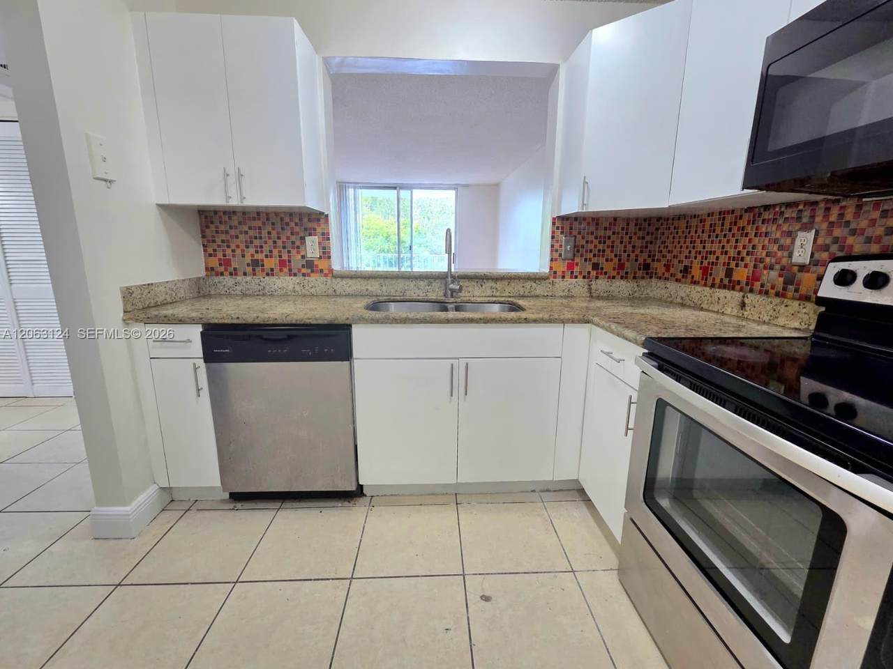 482 165th St Rd - Photo 1