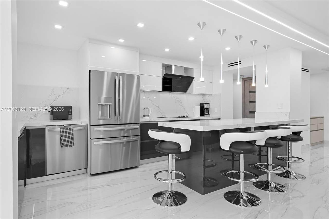 250 174th St - Photo 1