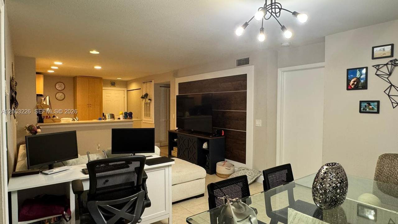 https://bt-photos.global.ssl.fastly.net/miami/1280_boomver_1_A12063226-2.jpg