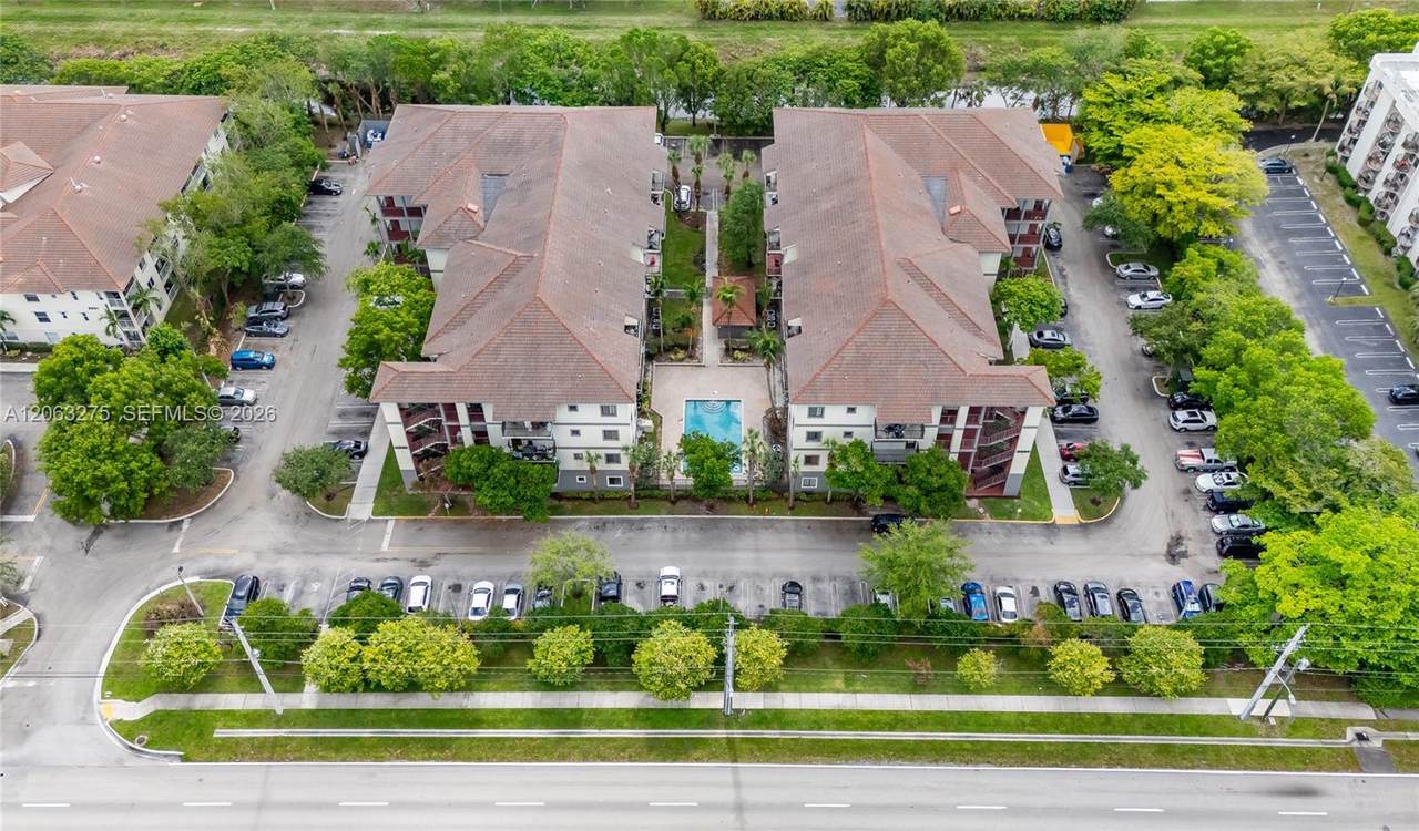 2851 Riverside Dr - Photo 1
