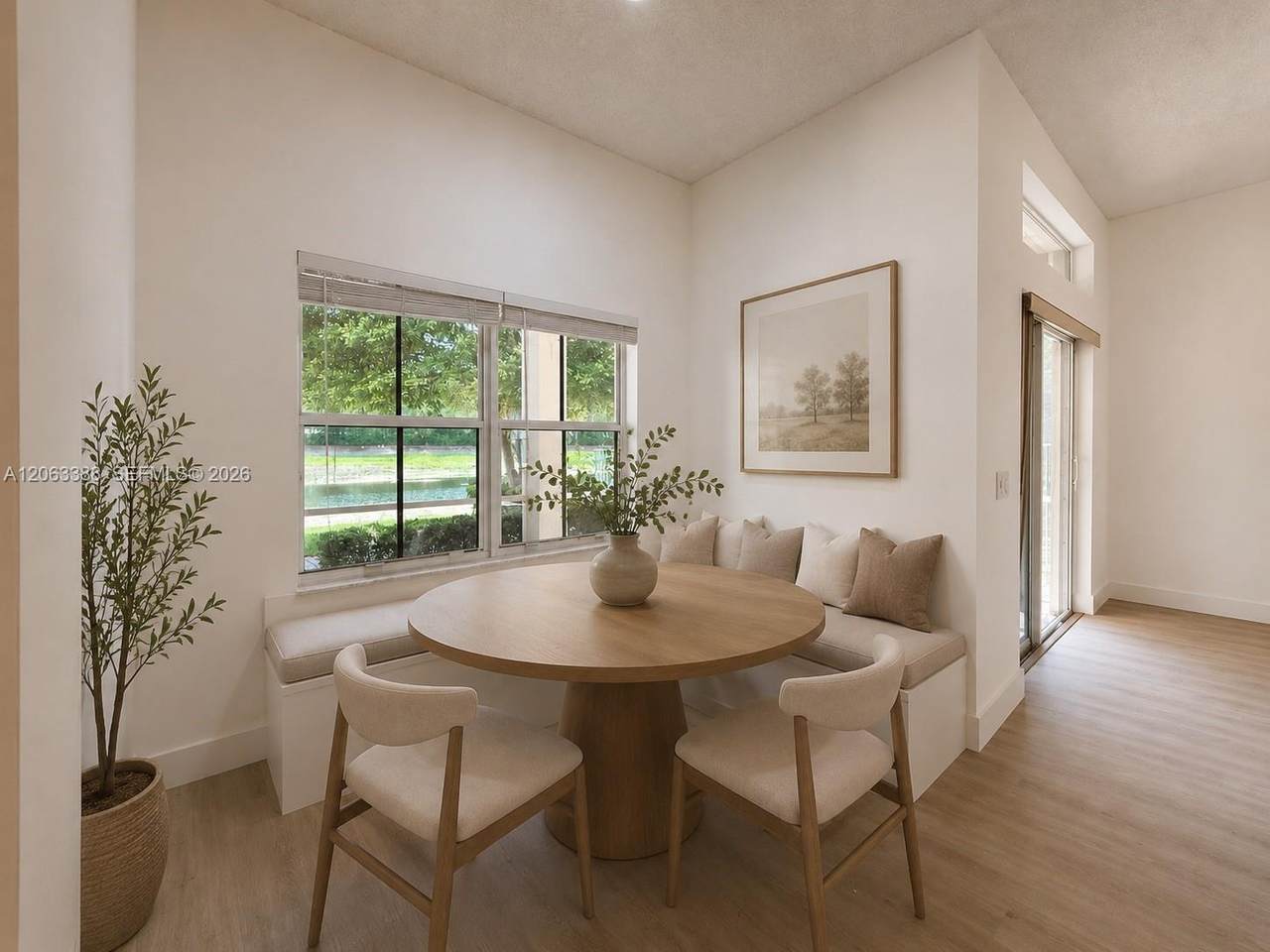 837 Tanglewood Cir - Photo 1