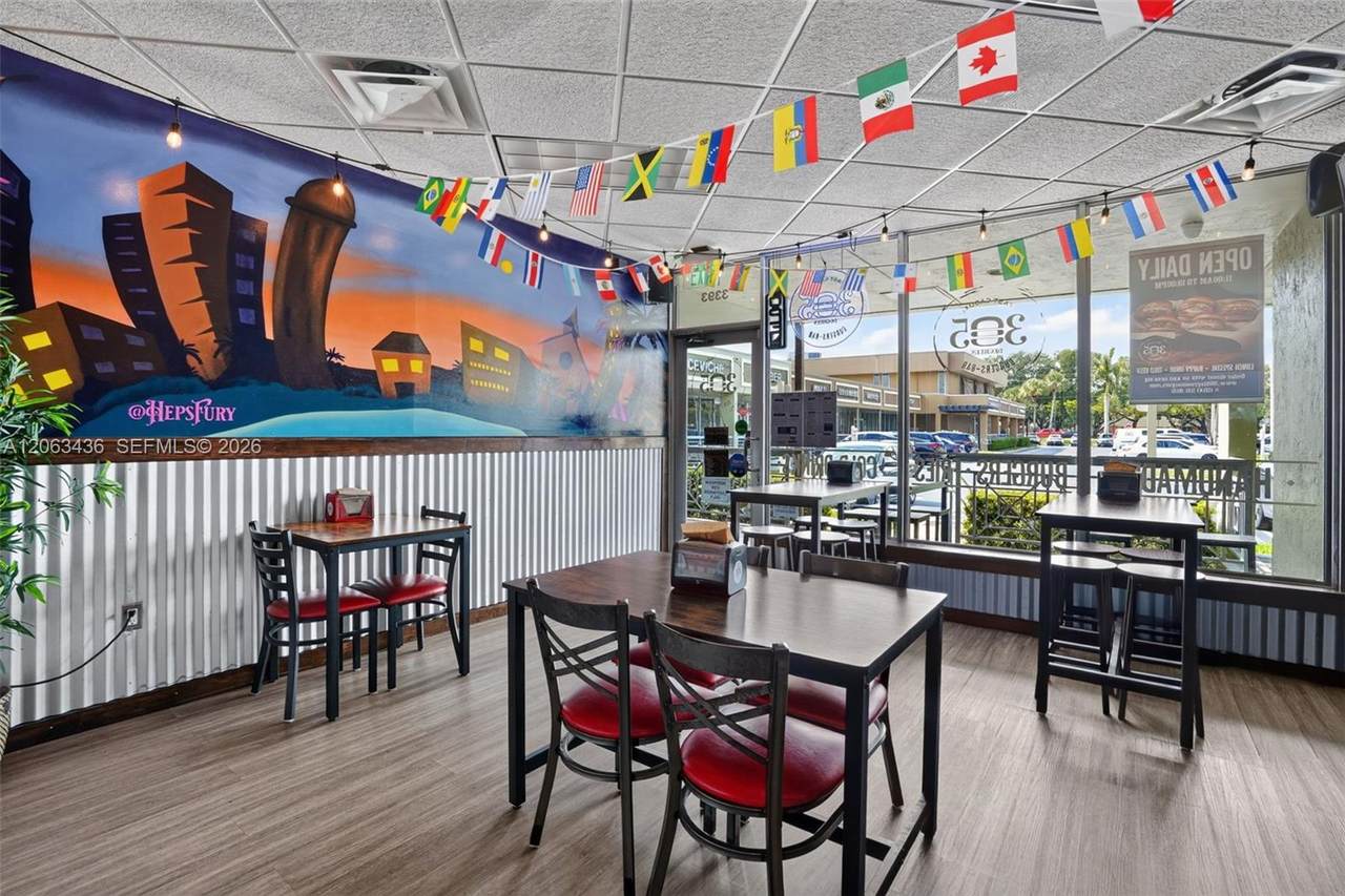  Turnkey Hollywood Restaurant W/ Hood, Gas & 2Cop! - Photo 1