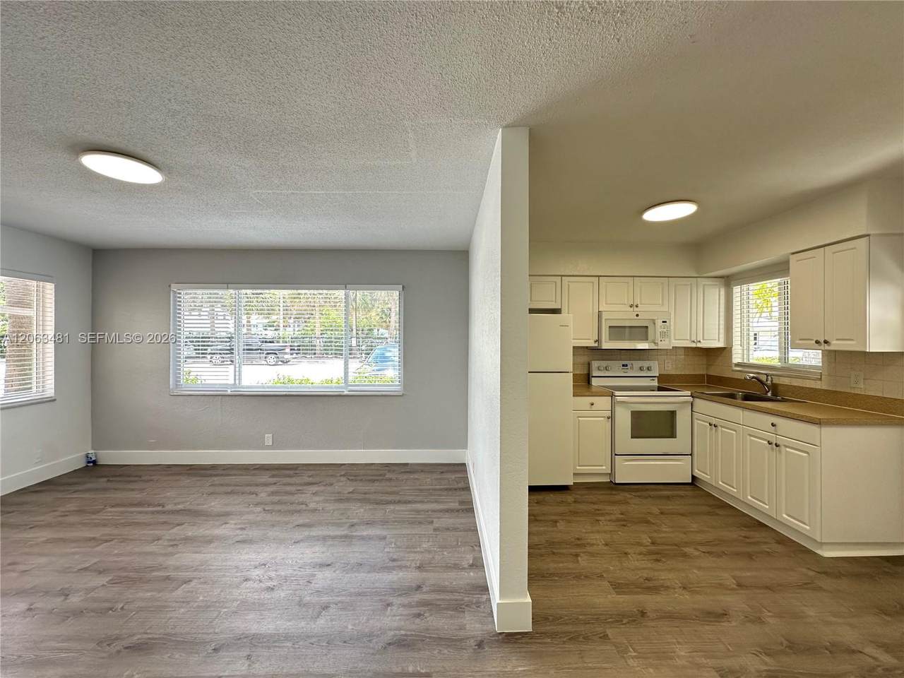 3720 Ne 22nd Ave - Photo 1