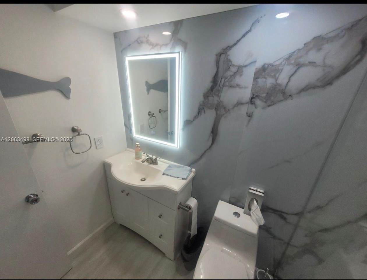 300 Golden Isles Dr - Photo 1