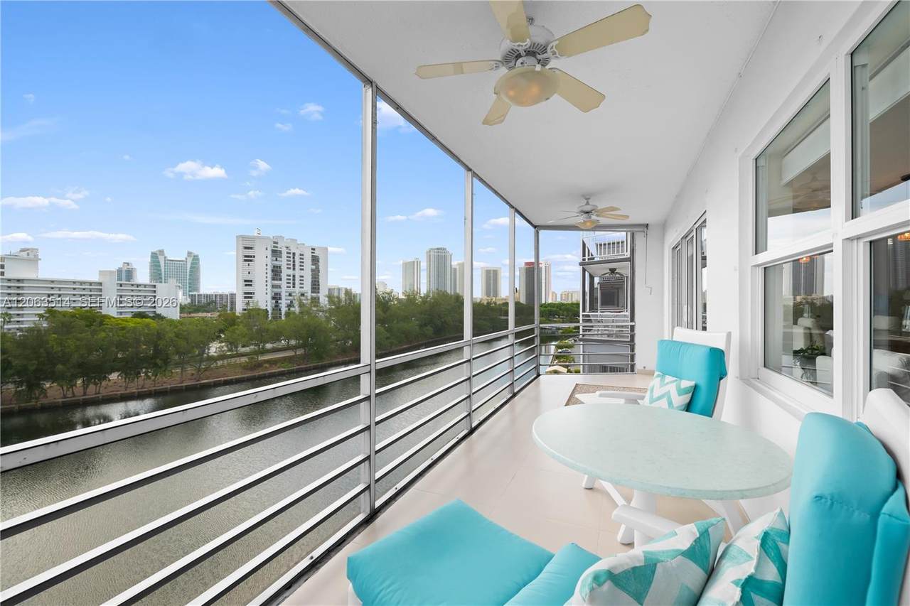 400 Diplomat Pkwy - Photo 1