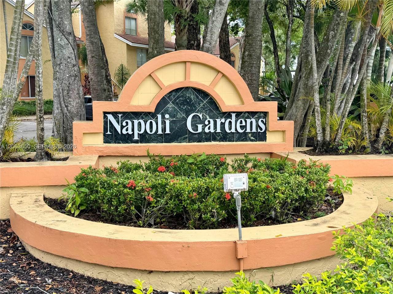 1012 Coral Club Dr - Photo 1