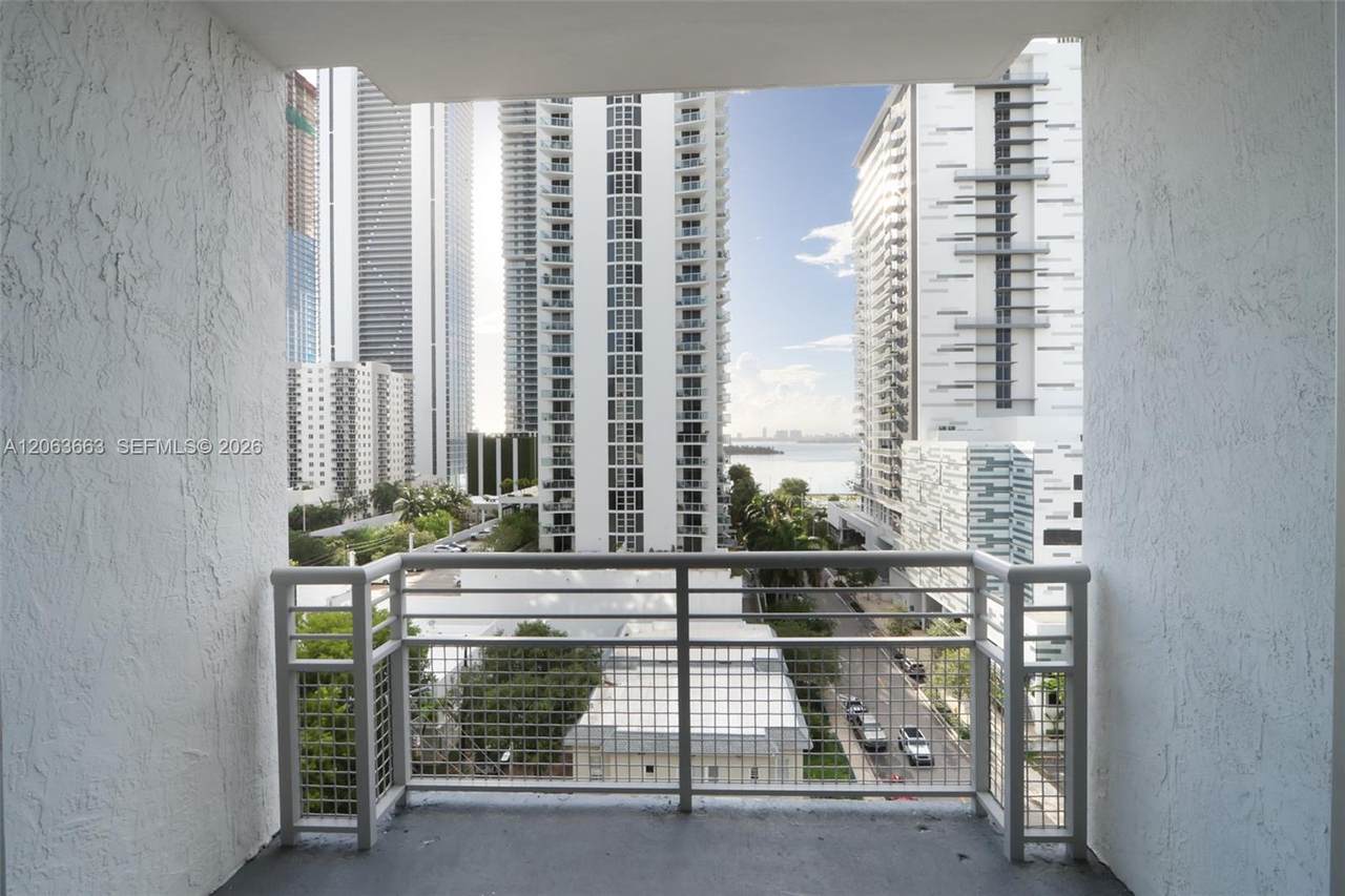 https://bt-photos.global.ssl.fastly.net/miami/1280_boomver_1_A12063663-2.jpg