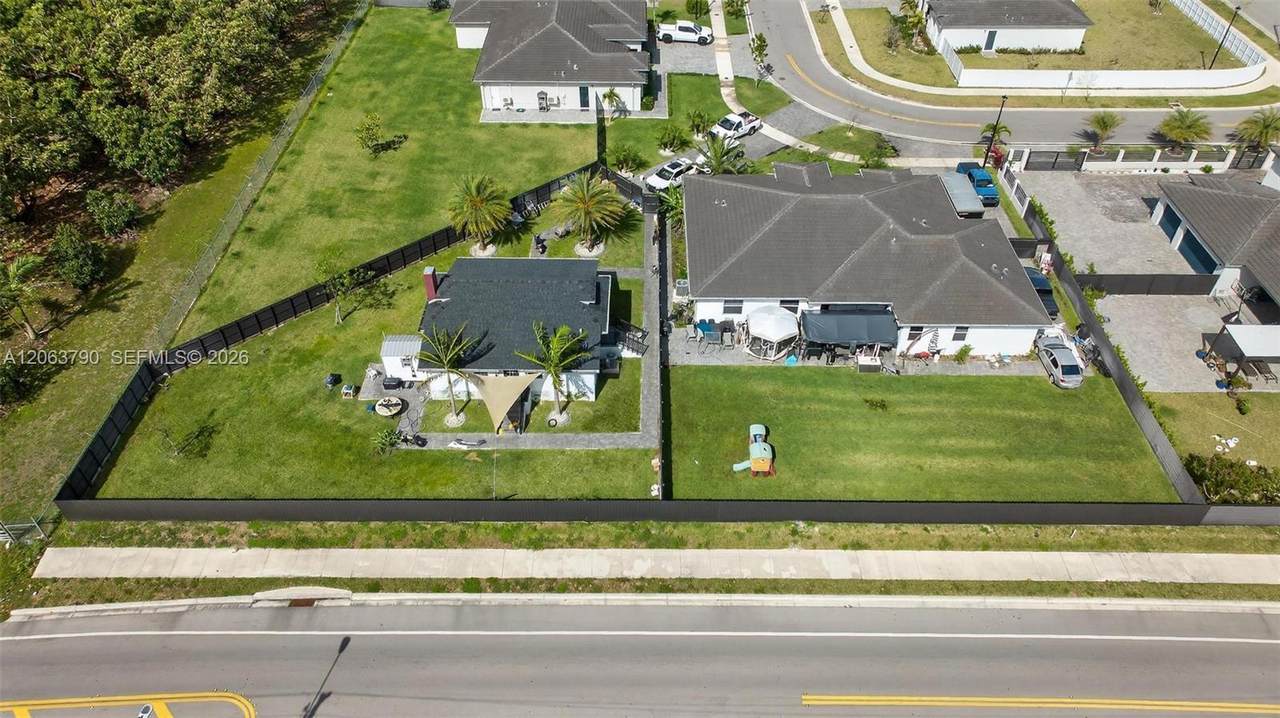 29215 167th Ct - Photo 1
