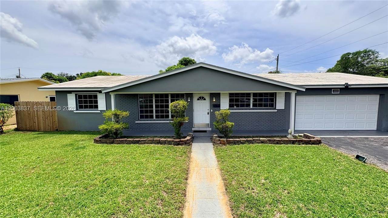 4440 4th Ct - Photo 1