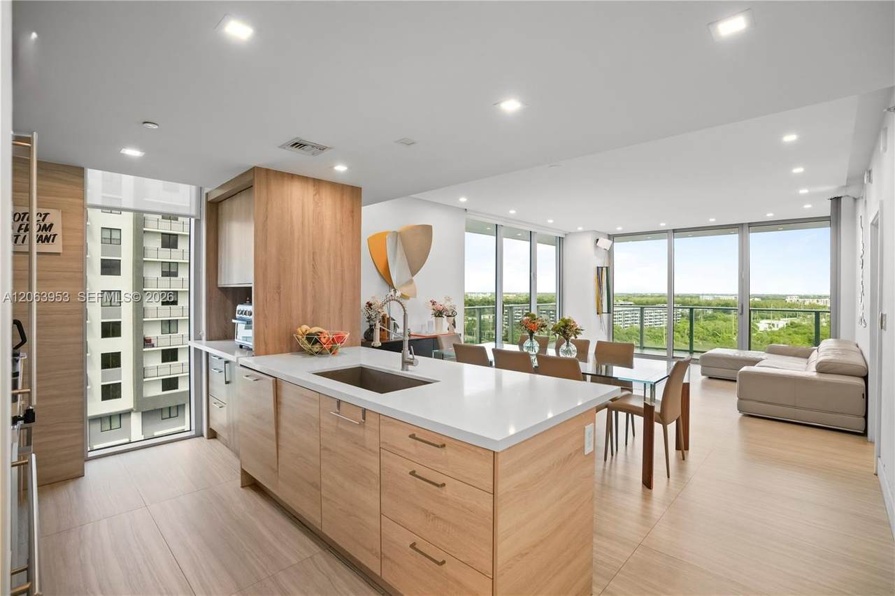 16385 Biscayne Blvd - Photo 1