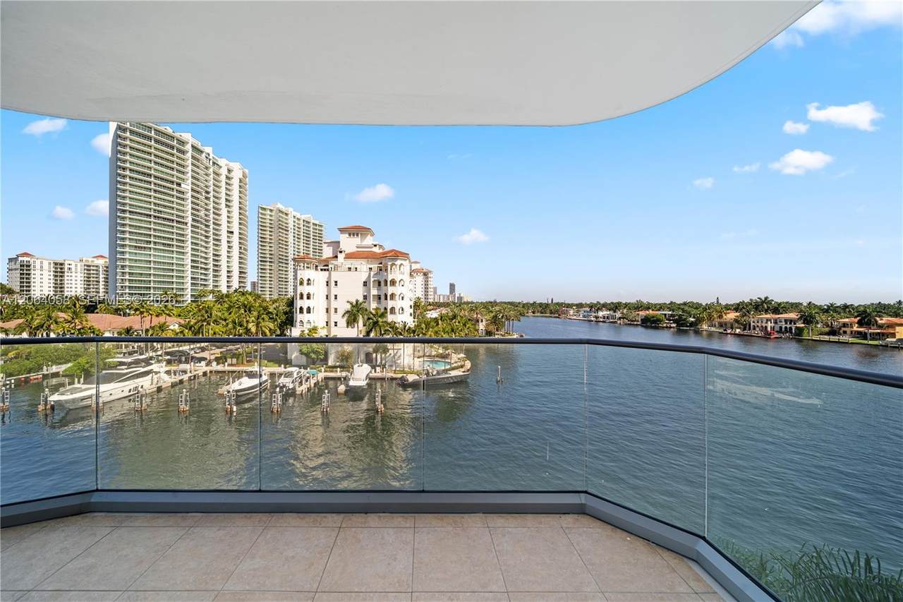 https://bt-photos.global.ssl.fastly.net/miami/1280_boomver_1_A12064058-2.jpg