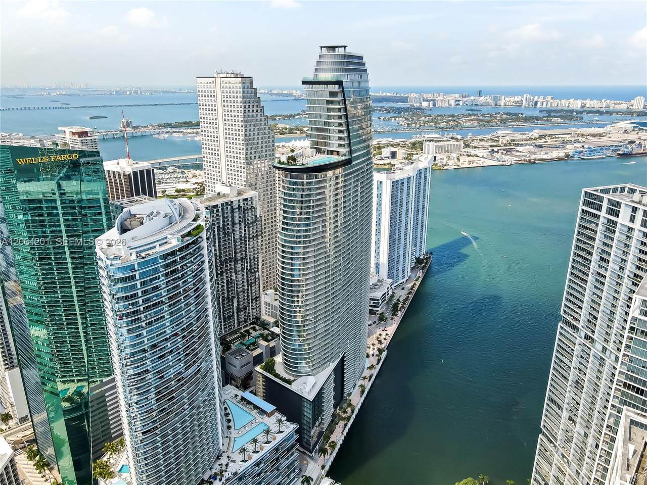 https://bt-photos.global.ssl.fastly.net/miami/1280_boomver_1_A12064201-2.jpg