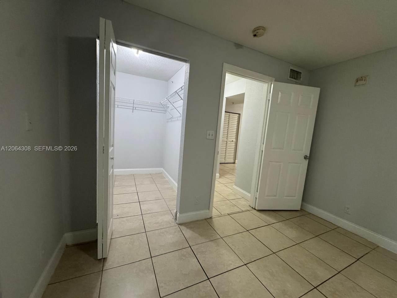 4271 5th St - Photo 1