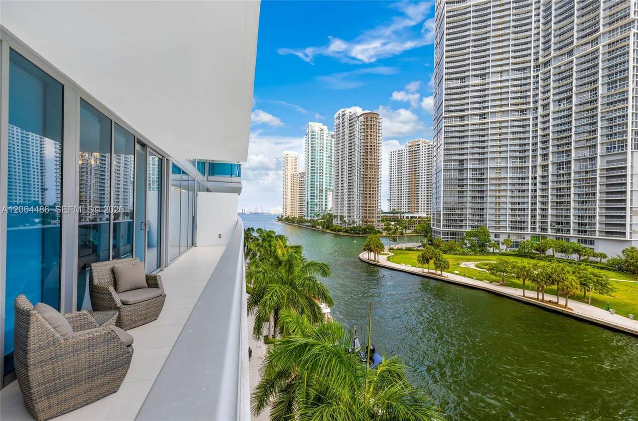 200 Biscayne Boulevard Way - Photo 1