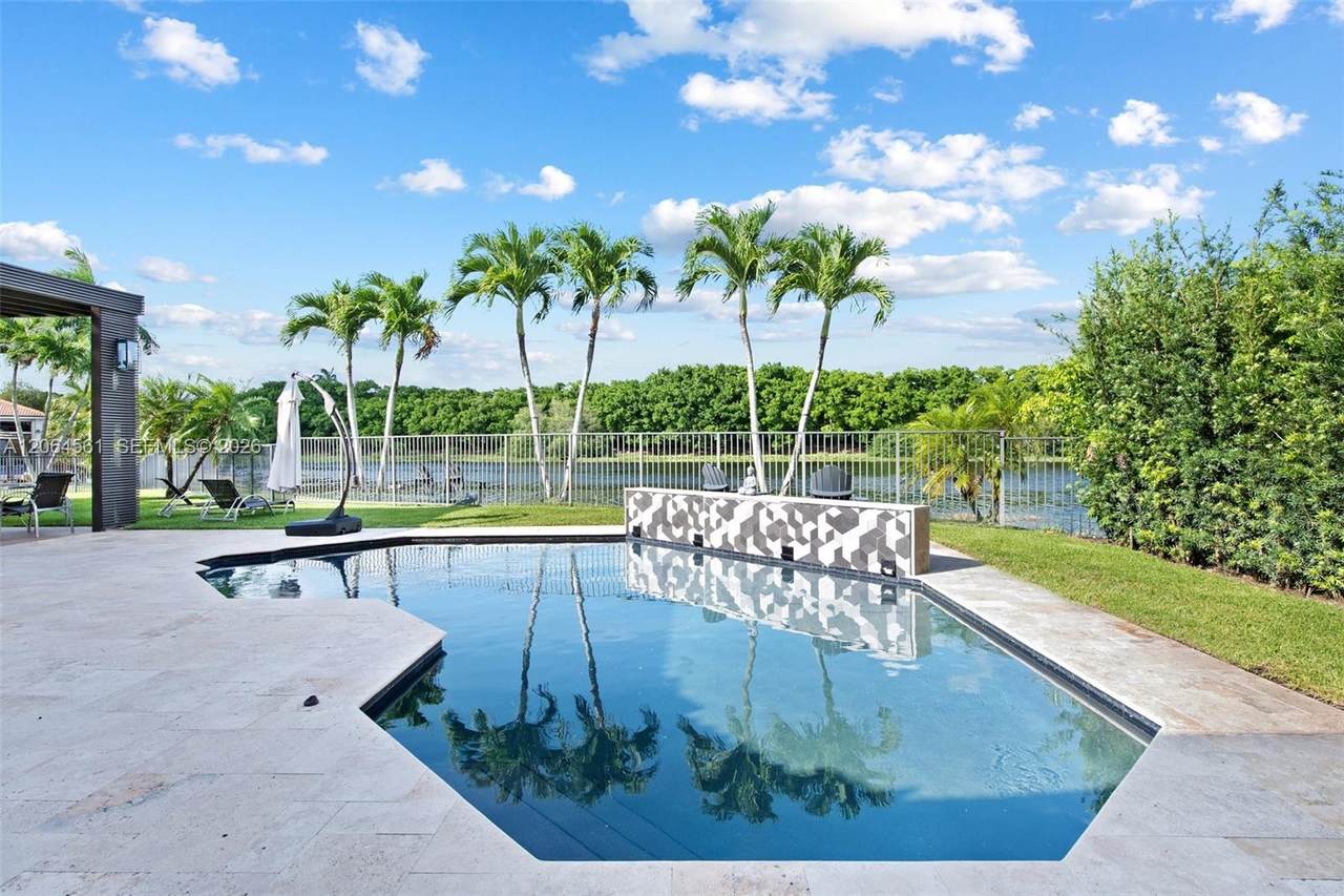 2498 Eagle Run Dr - Photo 1