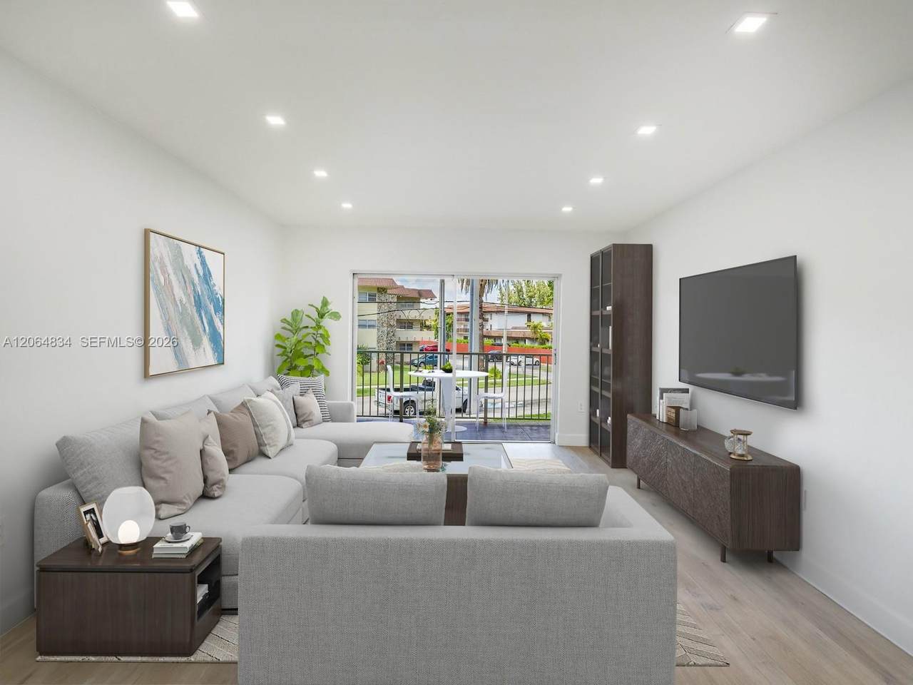 7610 82nd St - Photo 1