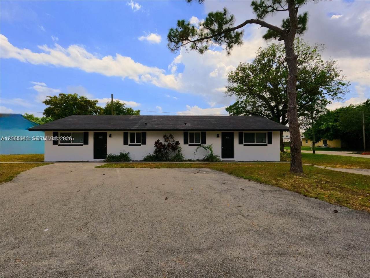 4906 Serafica Dr - Photo 1