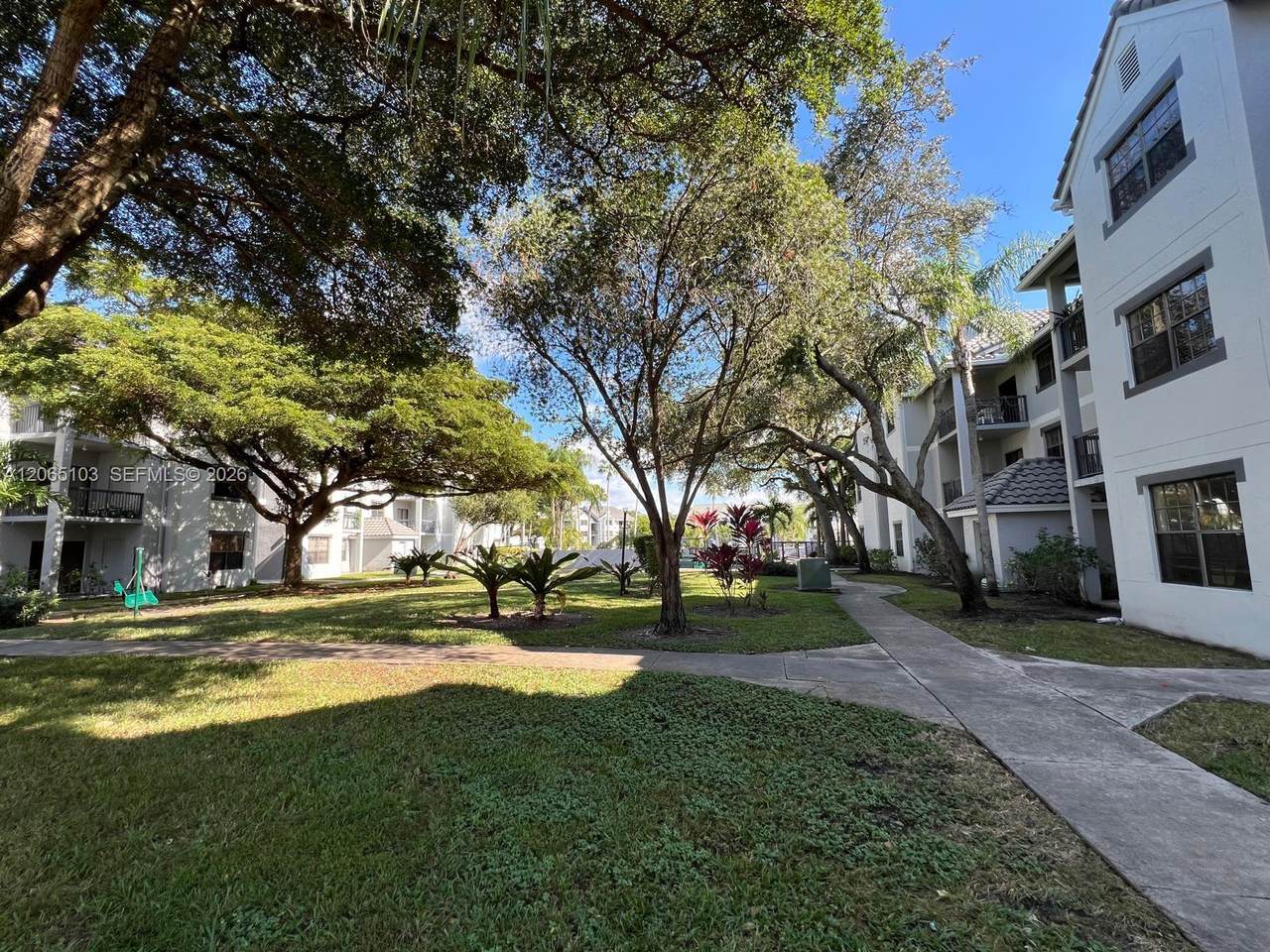 https://bt-photos.global.ssl.fastly.net/miami/1280_boomver_1_A12065103-2.jpg