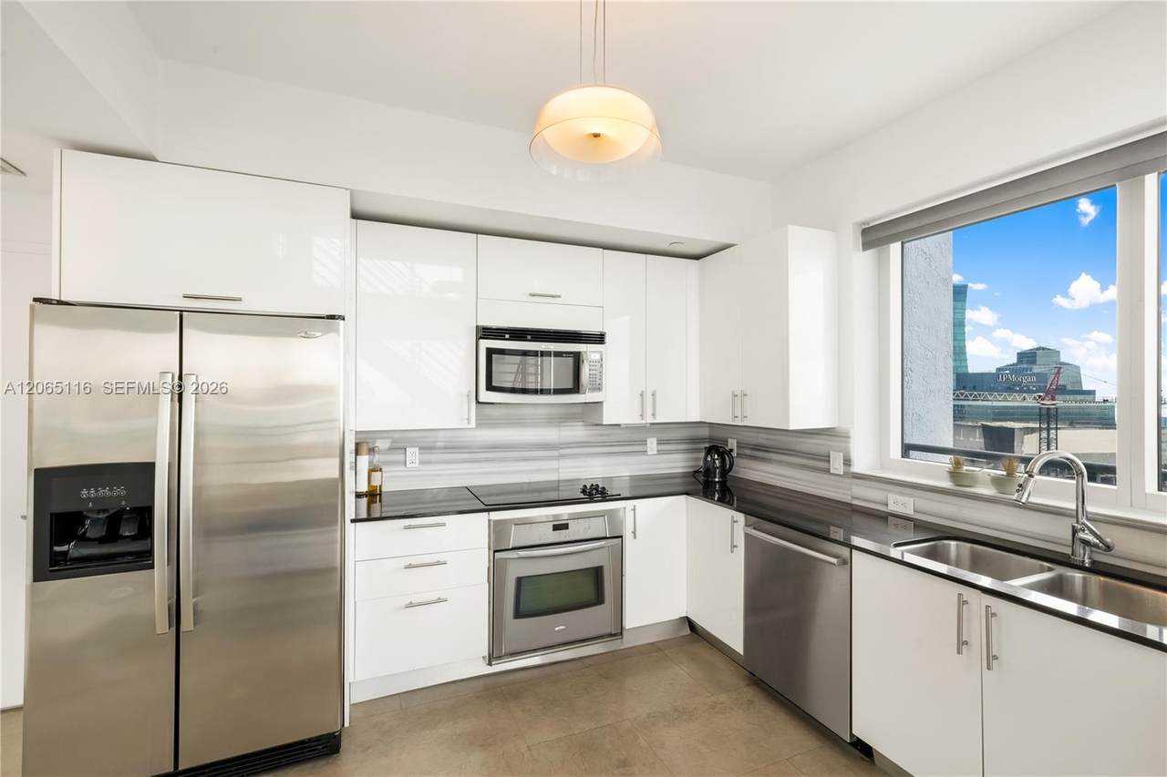 60 13th St - Photo 1