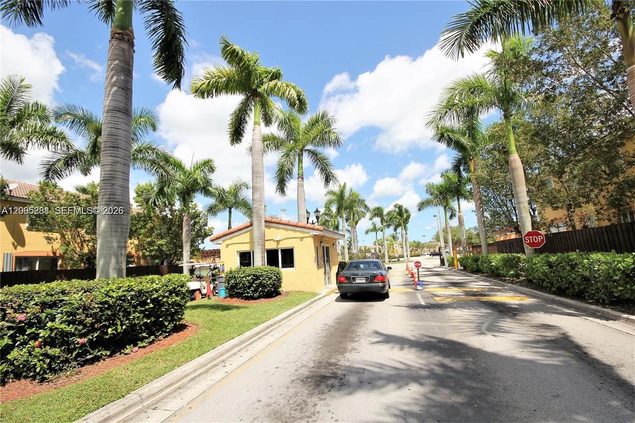 https://bt-photos.global.ssl.fastly.net/miami/orig_boomver_1_A12065281-2.jpg