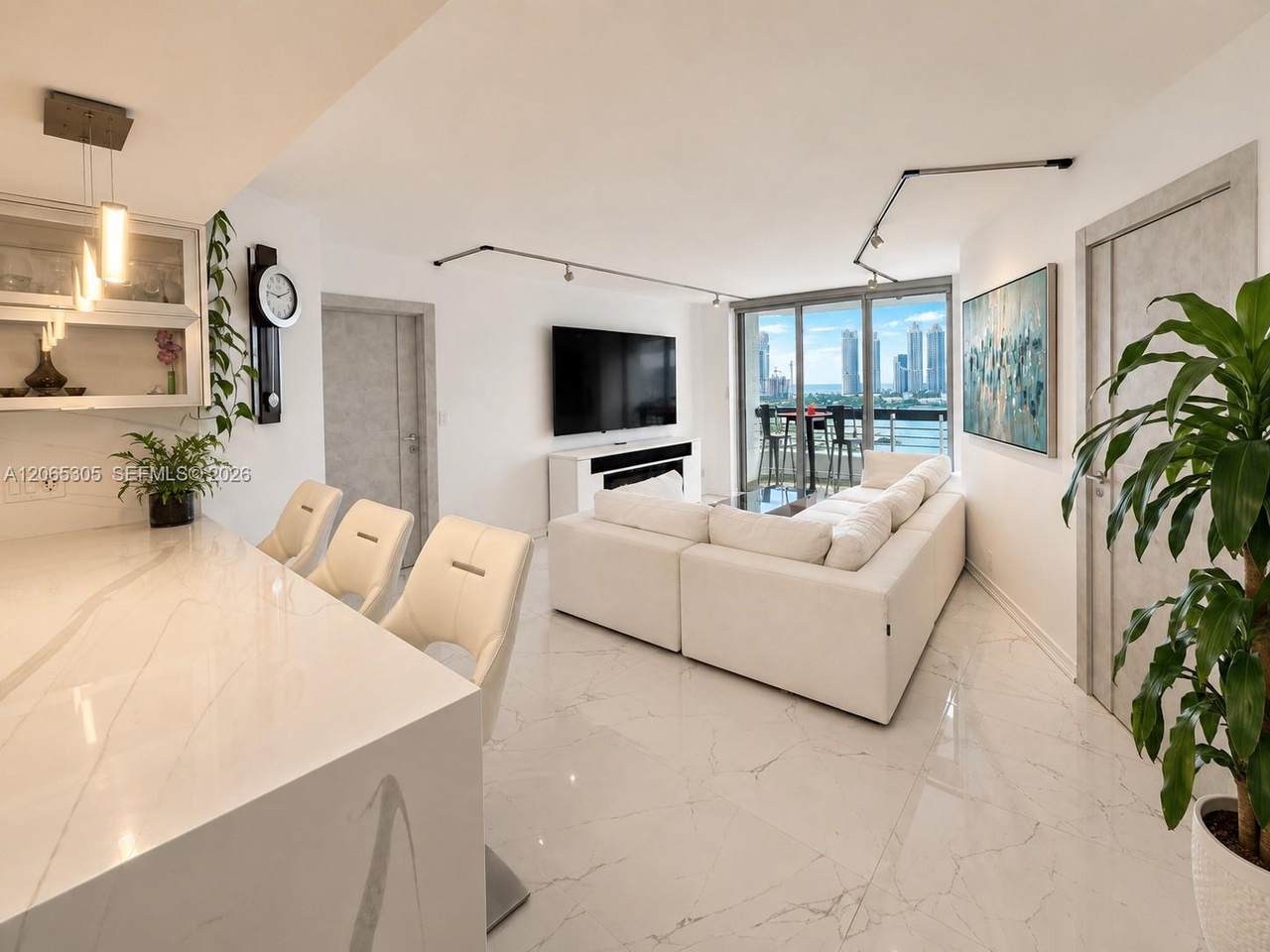 https://bt-photos.global.ssl.fastly.net/miami/1280_boomver_1_A12065305-2.jpg
