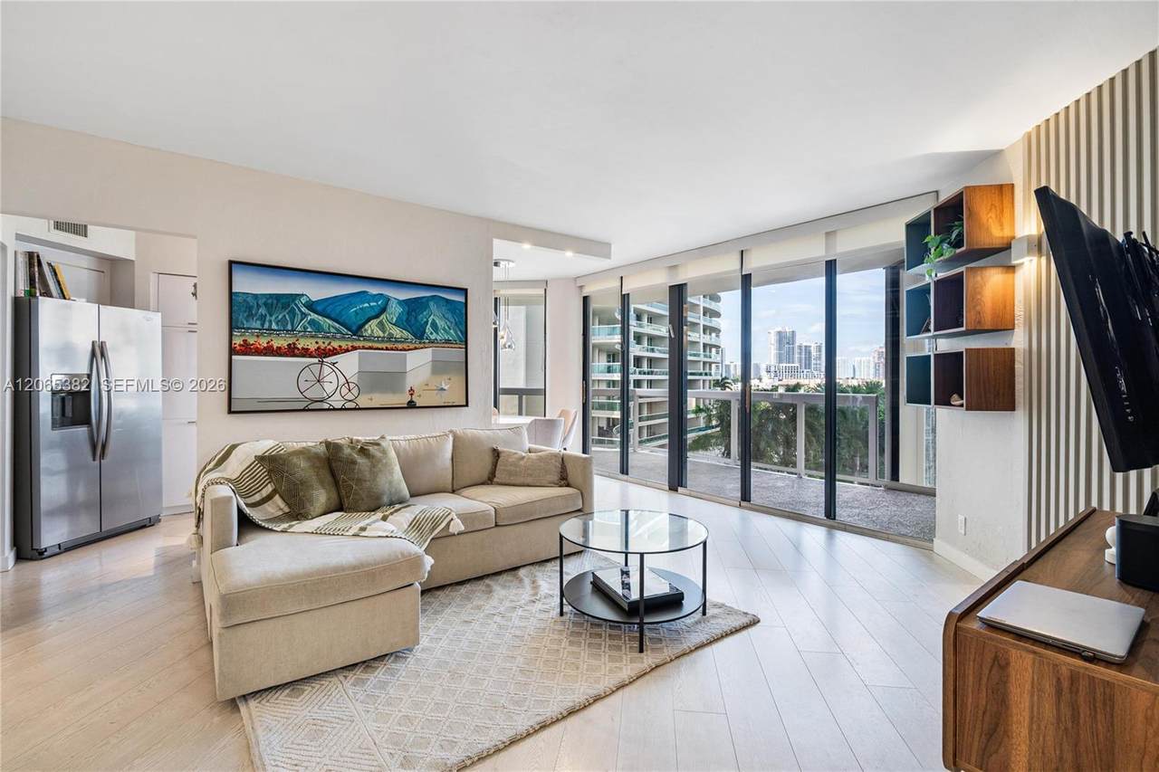 20185 Country Club Dr - Photo 1