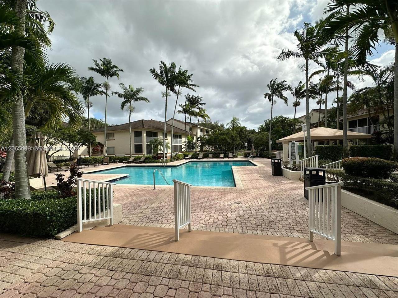15201 Glenmoor Dr - Photo 1