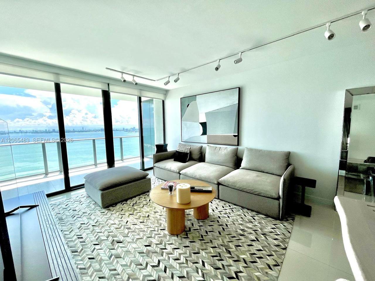 https://bt-photos.global.ssl.fastly.net/miami/1280_boomver_1_A12065483-2.jpg
