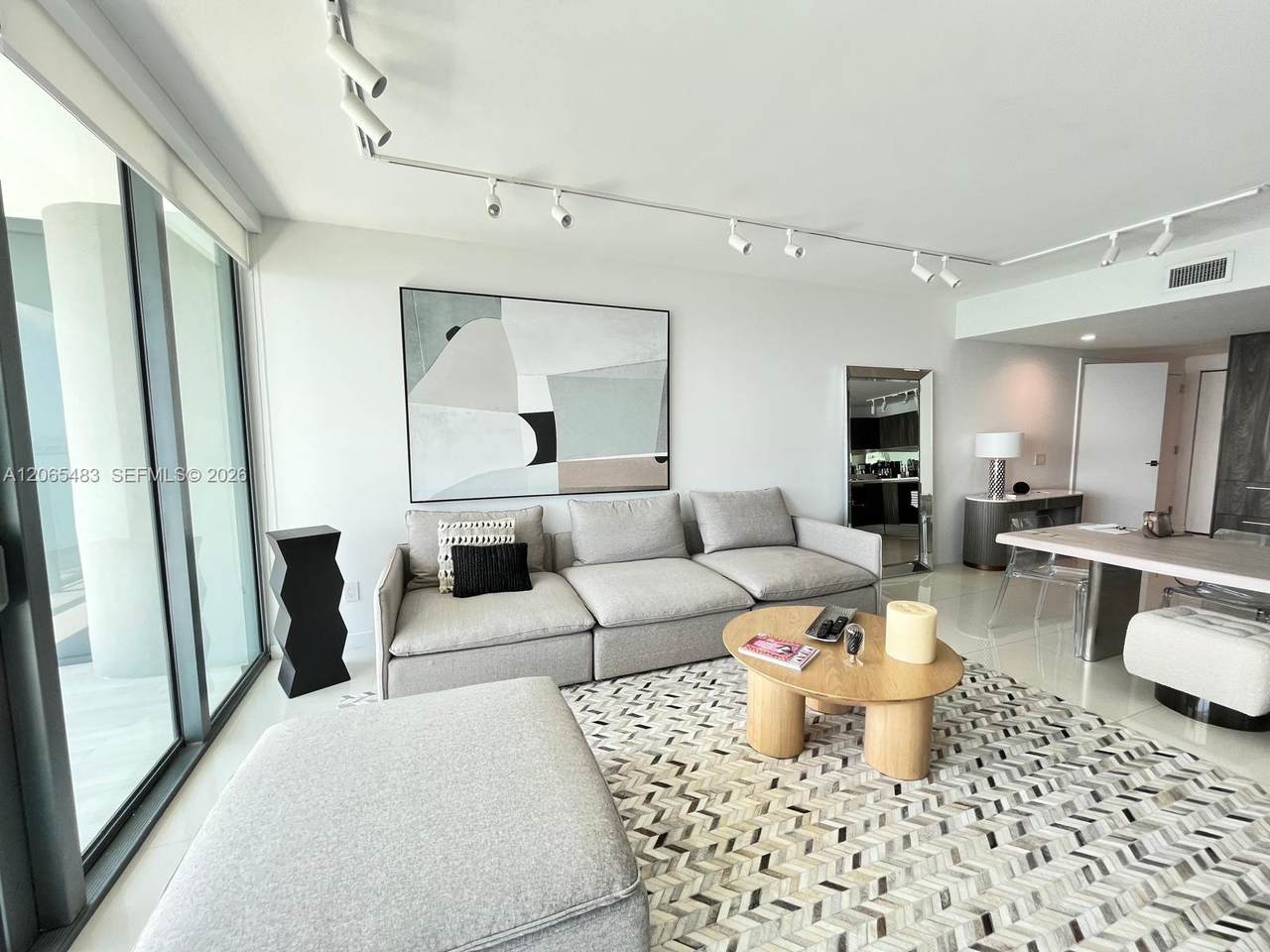 https://bt-photos.global.ssl.fastly.net/miami/1280_boomver_1_A12065483-2.jpg