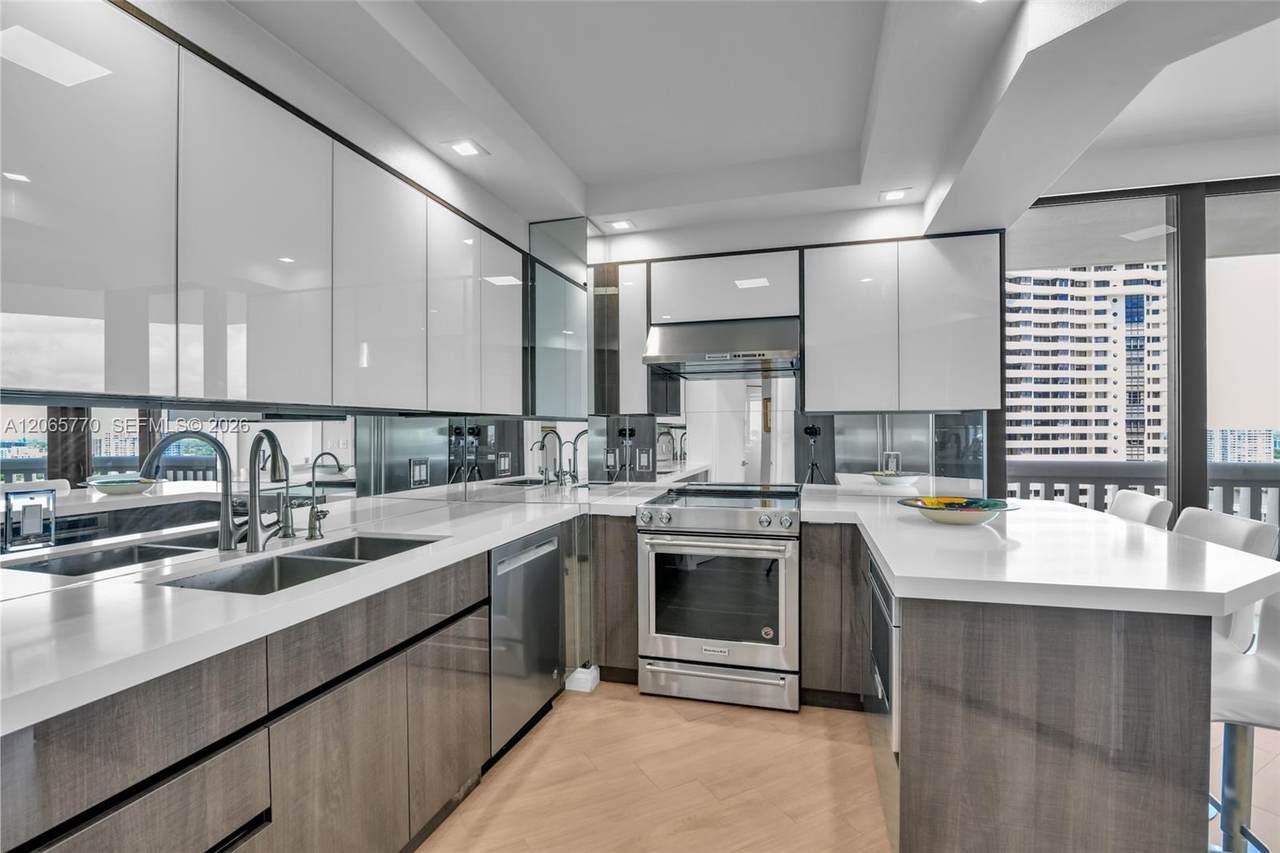 2000 Island Blvd - Photo 1