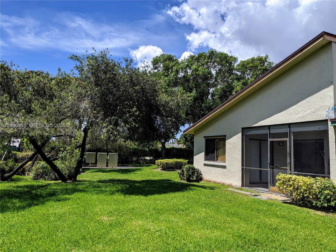 https://bt-photos.global.ssl.fastly.net/miami/1280_boomver_1_A12065955-2.jpg