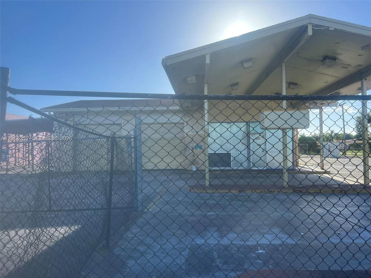 1391 31 Ave - Photo 1
