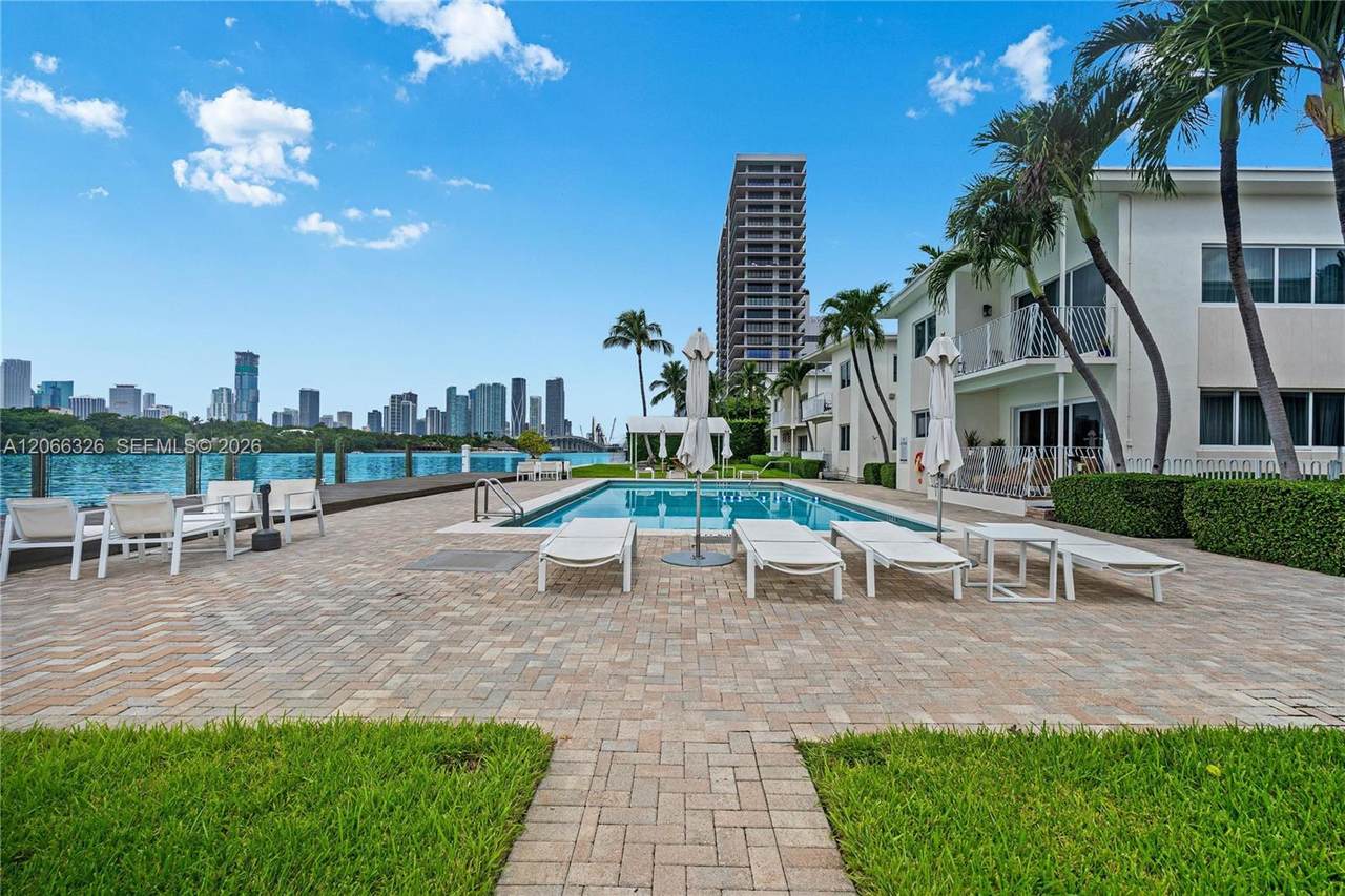 https://bt-photos.global.ssl.fastly.net/miami/1280_boomver_1_A12066326-2.jpg