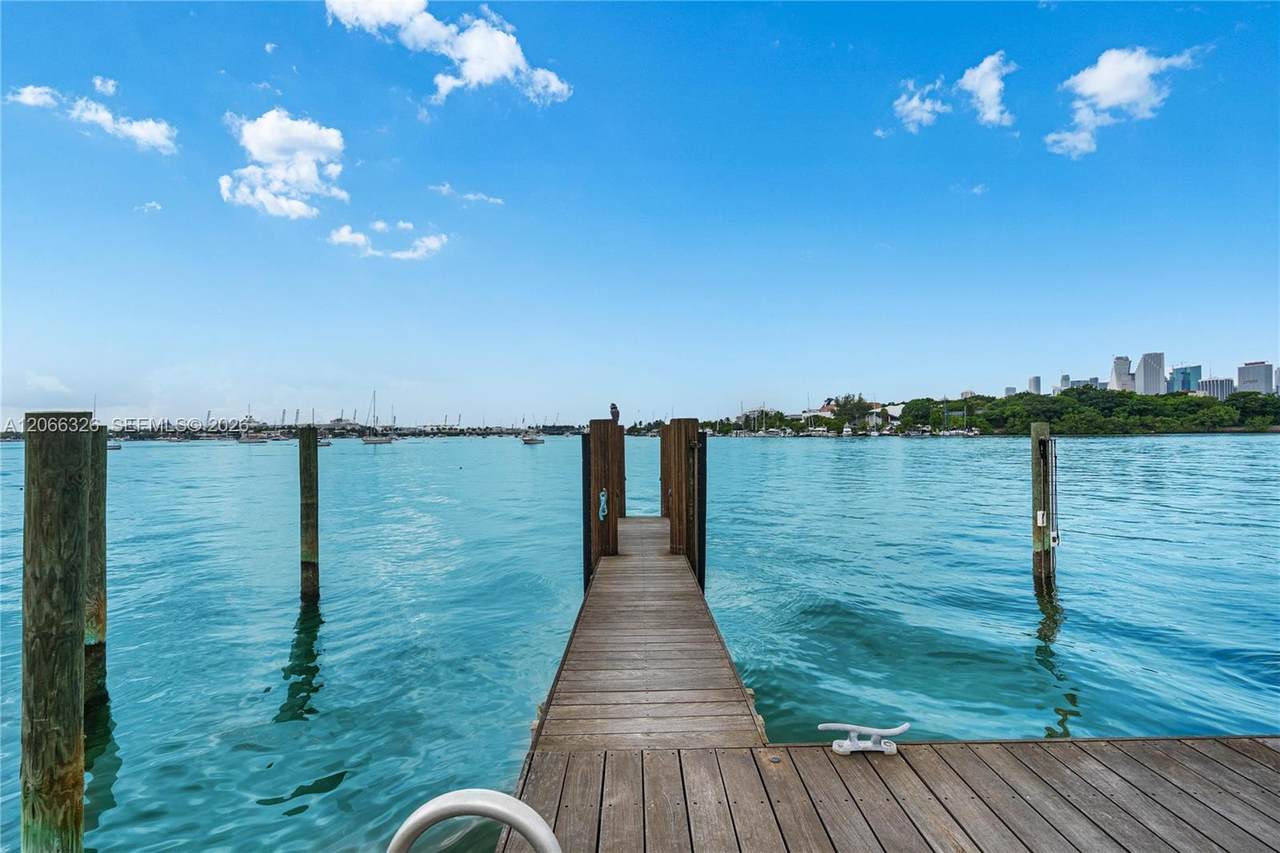 https://bt-photos.global.ssl.fastly.net/miami/1280_boomver_1_A12066326-2.jpg