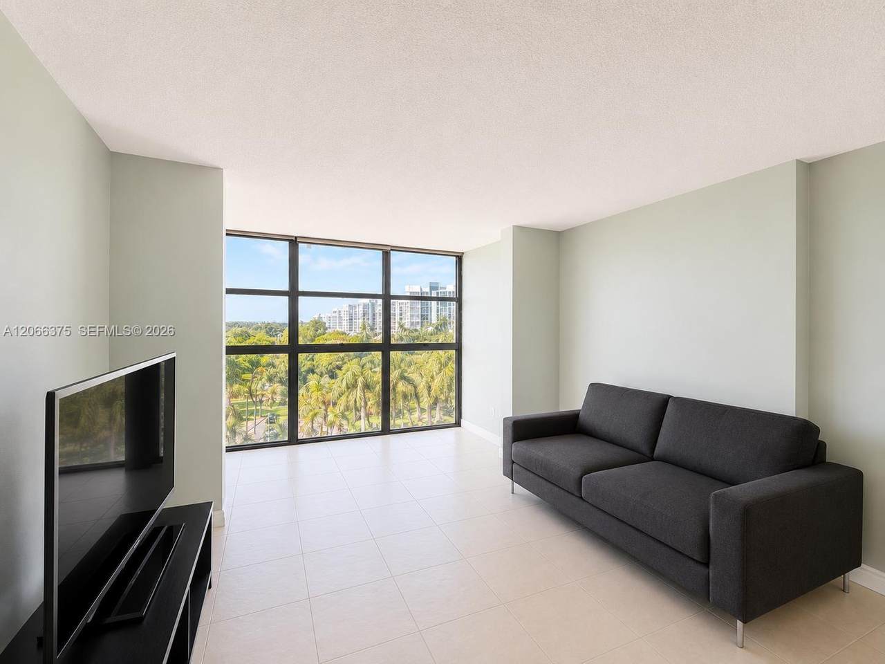 200 Leslie Dr - Photo 1