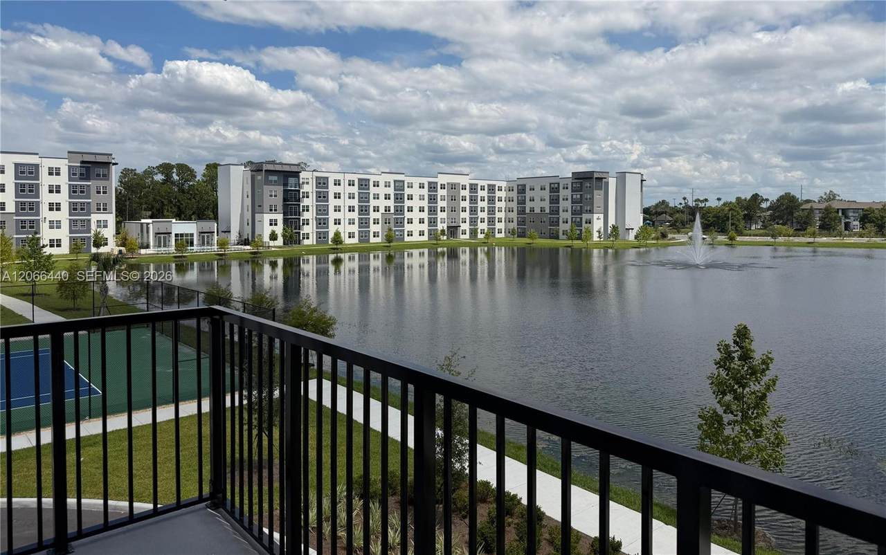 https://bt-photos.global.ssl.fastly.net/miami/1280_boomver_1_A12066440-2.jpg