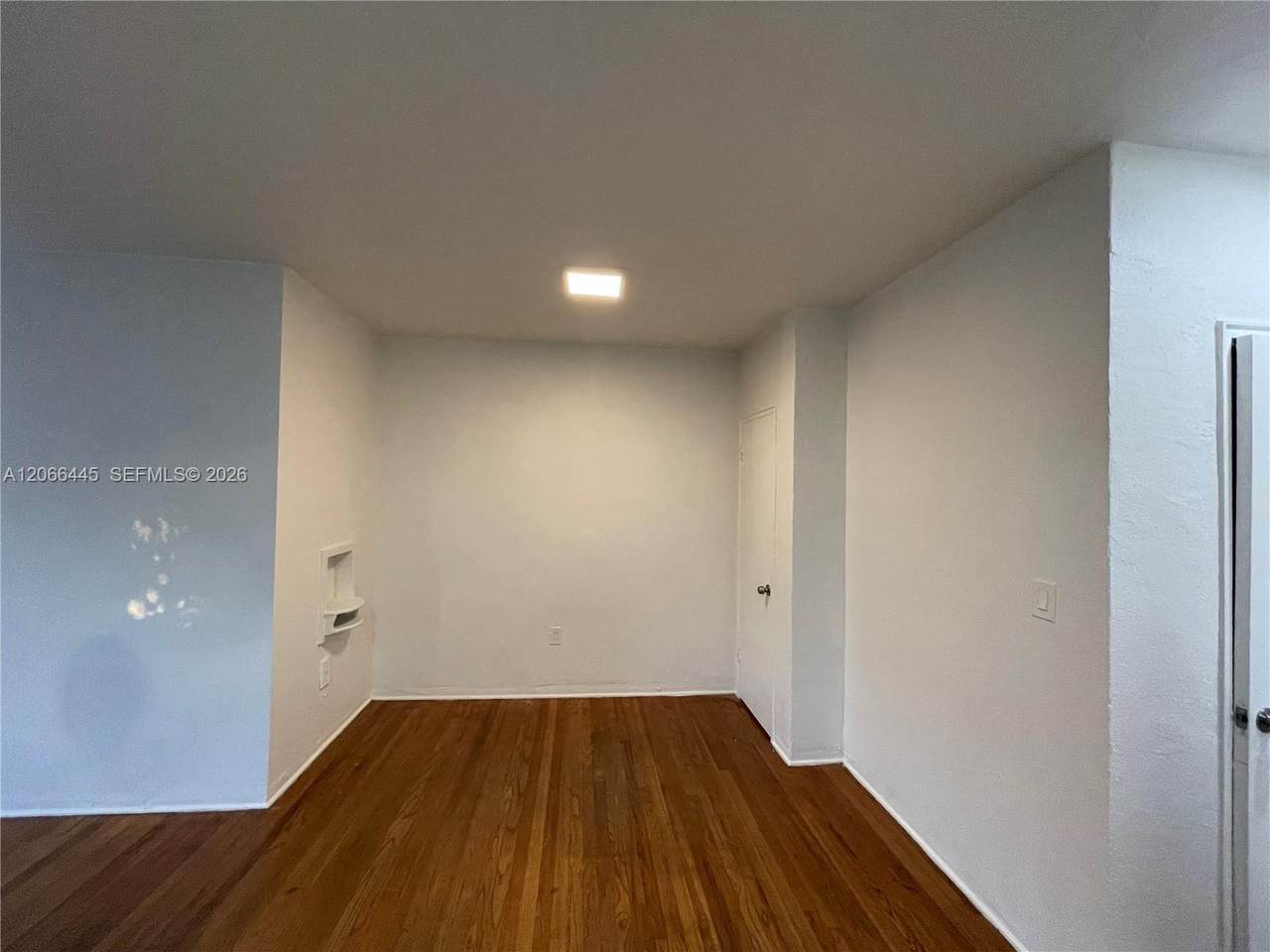 1000 Biarritz Dr - Photo 1