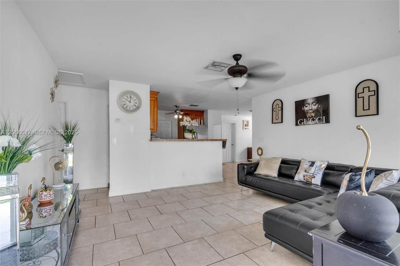https://bt-photos.global.ssl.fastly.net/miami/1280_boomver_1_A12066517-2.jpg
