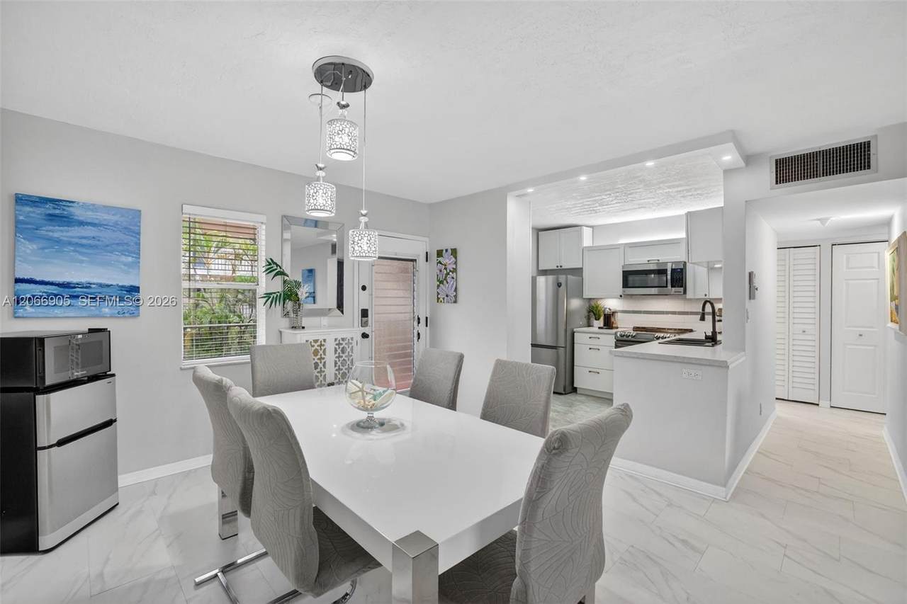 2801 Somerset Dr - Photo 1