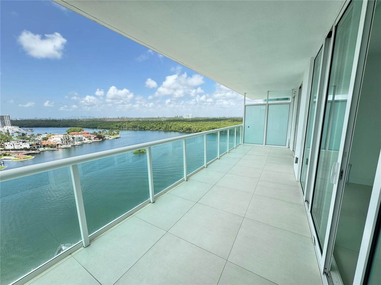 https://bt-photos.global.ssl.fastly.net/miami/1280_boomver_1_A12067124-2.jpg