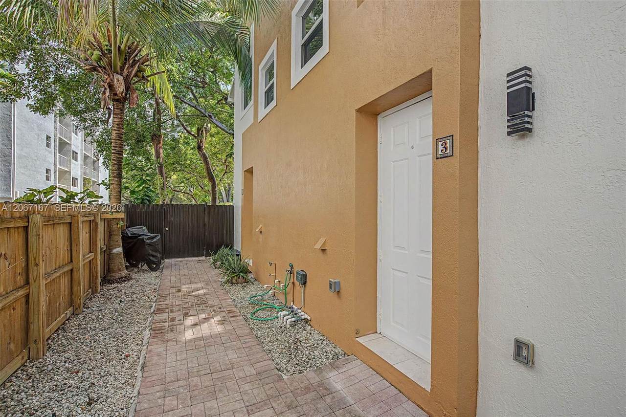 https://bt-photos.global.ssl.fastly.net/miami/1280_boomver_1_A12067167-2.jpg
