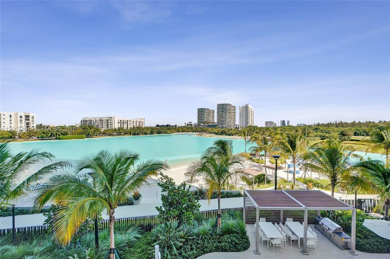 https://bt-photos.global.ssl.fastly.net/miami/1280_boomver_1_A12067401-2.jpg