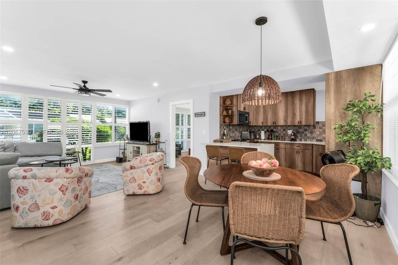 320 Ocean Blvd - Photo 1